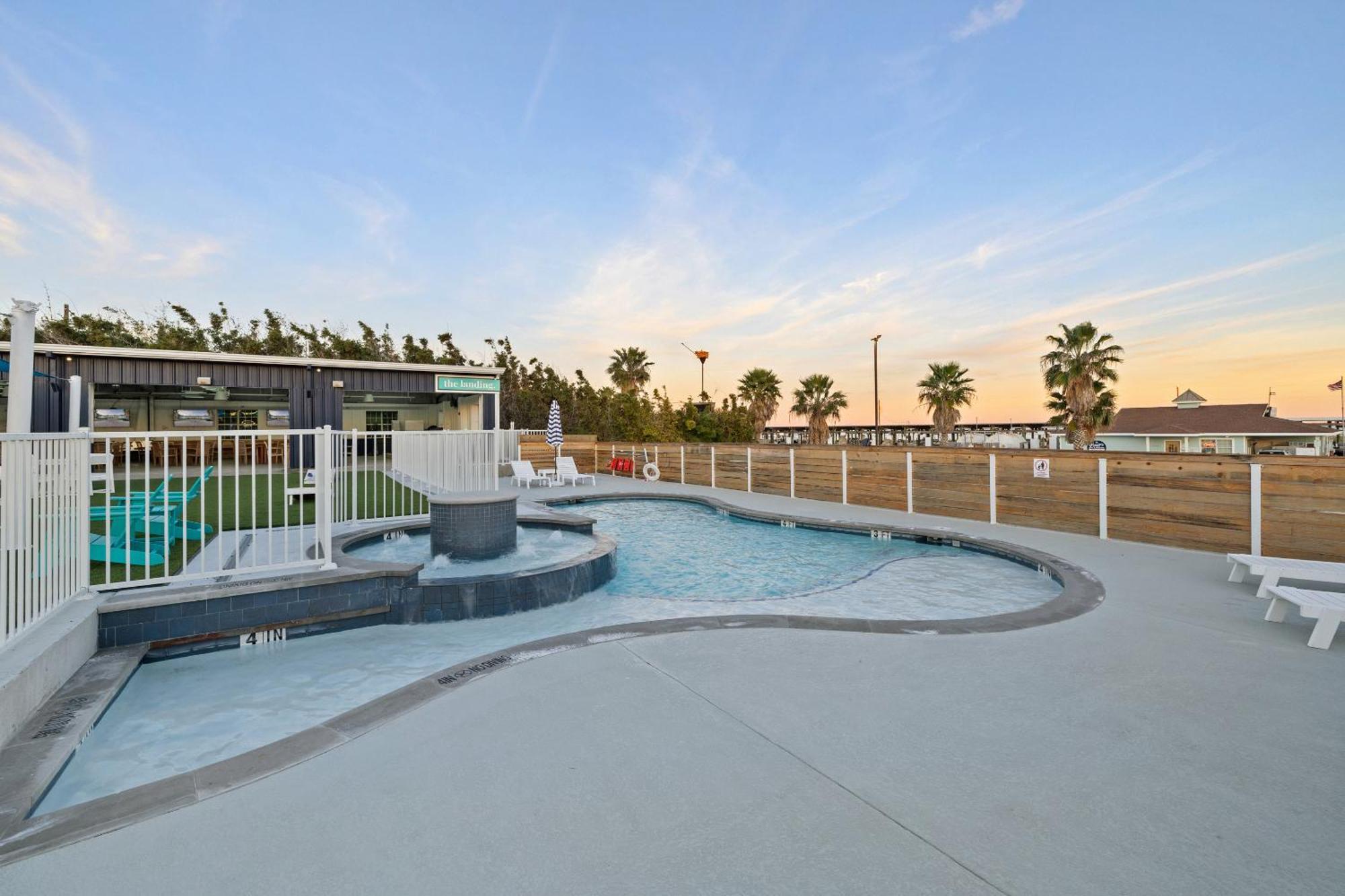 Bluff'S Landing Lodge Hotel