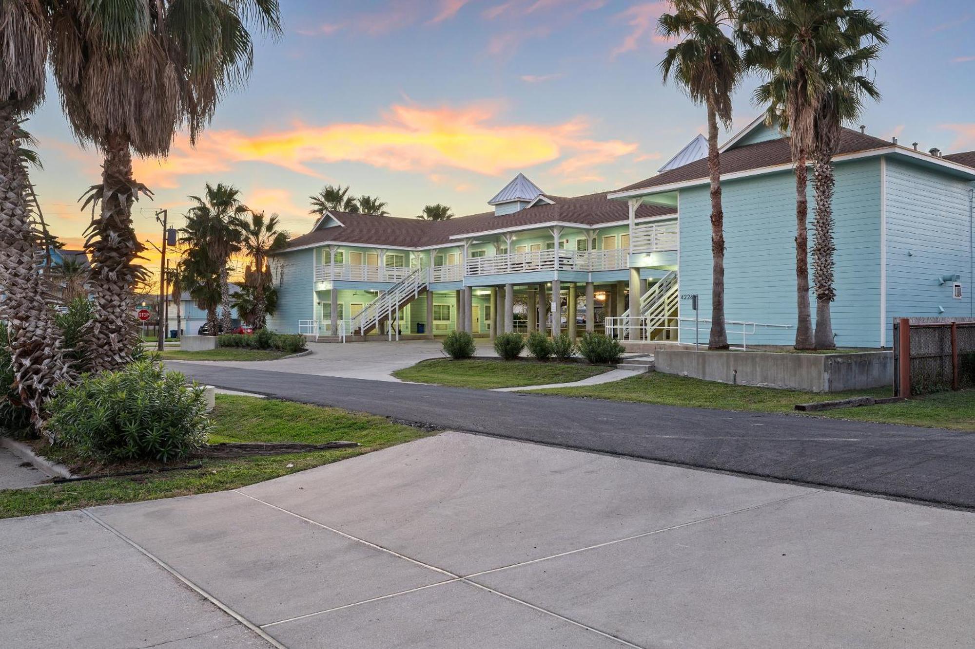 Bluff'S Landing Lodge Hotel 2*